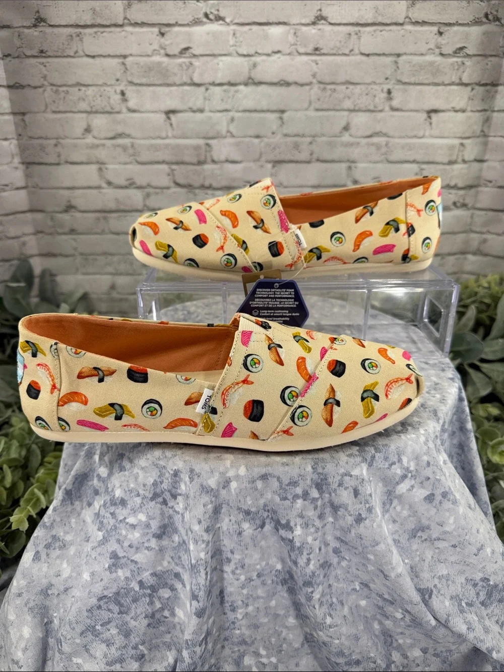 TOMS “Sushi Dinner” Print on Soft Natural Canvas Alpargata Flats WMS 8M NWT&NIB